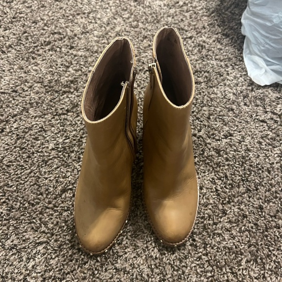 Gianni Bini brown leather boots with heel - Picture 3 of 5